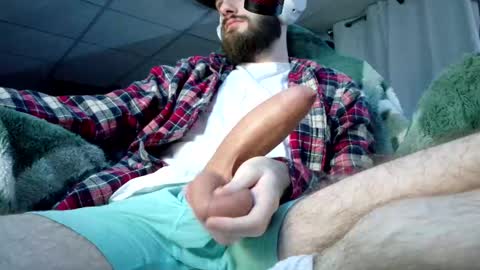 Snapshot of digbicknik chatting on 09/17/25, 01:51 digbicknik online show from 09/17/25, 01:51