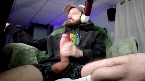 Snapshot of digbicknik chatting on 01/10/26, 02:13 digbicknik online show from 01/10/26, 02:13