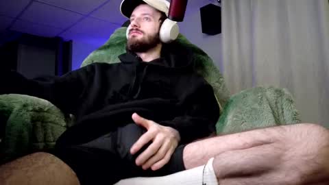 Snapshot of digbicknik chatting on 01/12/26, 03:34 digbicknik online show from 01/12/26, 03:34