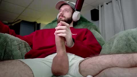 Snapshot of digbicknik chatting on 02/09/26, 02:37 digbicknik online show from 02/09/26, 02:37