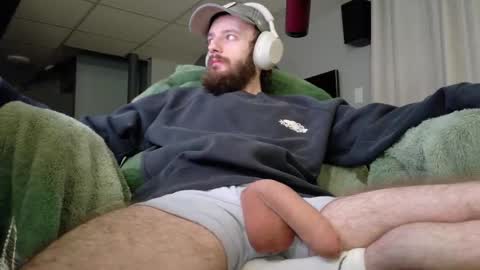 Snapshot of digbicknik chatting on 03/02/26, 02:25 digbicknik online show from 03/02/26, 02:25