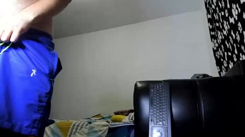 Snapshot of diiego_xxx chatting on 10/23/25, 12:04 diiego_xxx online show from 10/23/25, 12:04