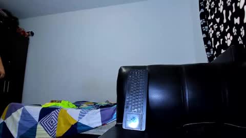 Snapshot of diiego_xxx chatting on 11/15/25, 03:52 diiego_xxx online show from 11/15/25, 03:52