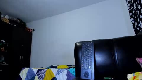 Snapshot of diiego_xxx chatting on 11/17/25, 01:44 diiego_xxx online show from 11/17/25, 01:44