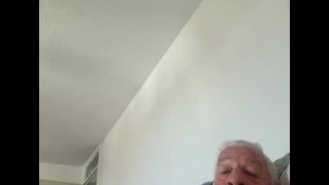 Snapshot of dijoho123 chatting on 05/17/26, 01:51 dijoho123 online show from 05/17/26, 01:51