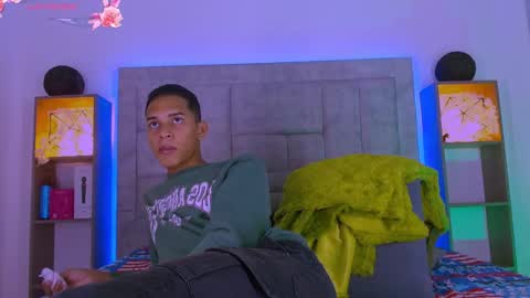 Dilan online show from 12/15/25, 12:42