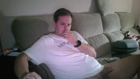 Snapshot of dili999 chatting on 09/20/25, 06:14 dili999 online show from 09/20/25, 06:14