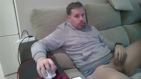 Snapshot of dili999 chatting on 09/27/25, 05:29 dili999 online show from 09/27/25, 05:29