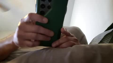 Snapshot of dilligentg81 chatting on 09/24/25, 12:47 dilligentg81 online show from 09/24/25, 12:47