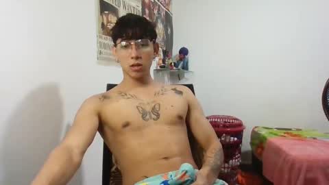 Snapshot of dillom420 chatting on 01/15/25, 05:29 dillom420 online show from 01/15/25, 05:29