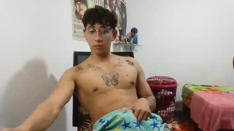 Snapshot of dillom420 chatting on 01/15/25, 08:30 dillom420 online show from 01/15/25, 08:30