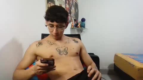 Snapshot of dillom420 chatting on 01/31/25, 04:03 dillom420 online show from 01/31/25, 04:03