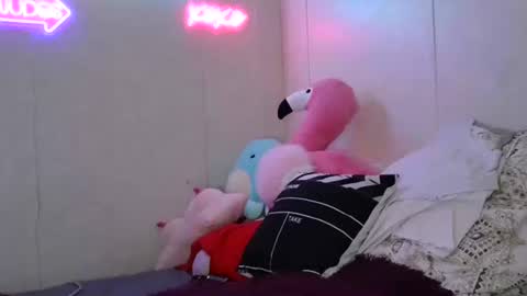 Snapshot of dimepiecexxx chatting on 09/20/25, 03:40 Sofie online show from 09/20/25, 03:40