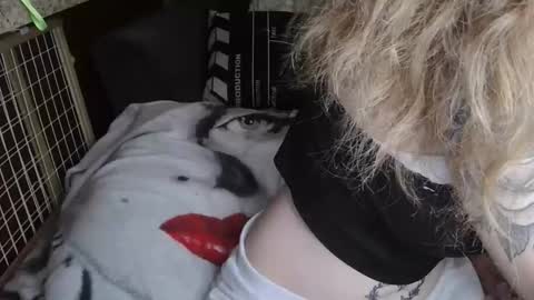 Sofie online show from 04/21/26, 12:44