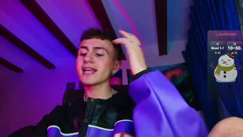 Julian Independent Model online show from 12/23/24, 02:45