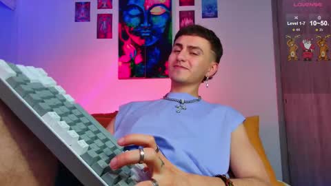 Julian Independent Model online show from 12/03/25, 11:14