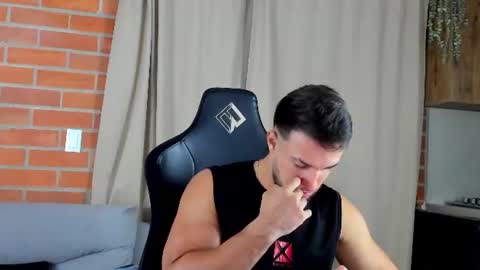 Snapshot of dimitricaruso chatting on 06/17/26, 02:36 dimitricaruso online show from 06/17/26, 02:36