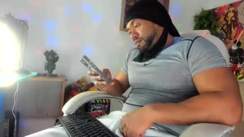 dimitry kyle mucle online show from 10/18/25, 01:08