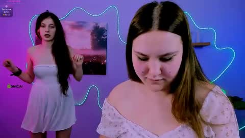 dina_bloom online show from 04/19/26, 07:05