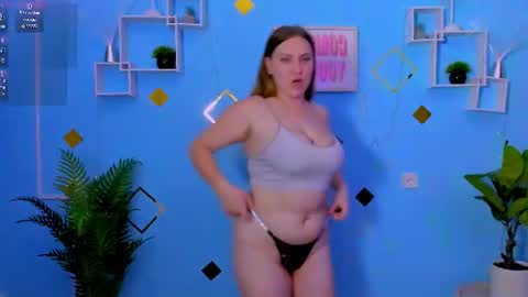 dina_bloom online show from 06/28/26, 07:42