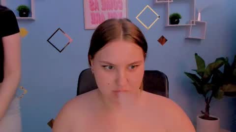 dina_bloom online show from 07/20/26, 08:33