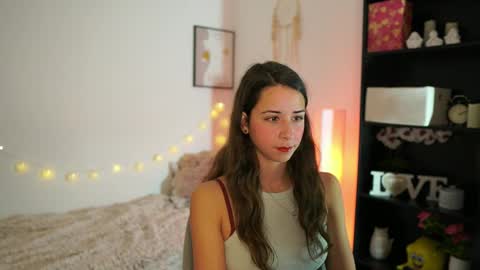 Snapshot of dina_caguimbal chatting on 01/07/26, 09:45 Dina online show from 01/07/26, 09:45