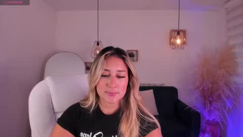   online show from 10/08/25, 12:03