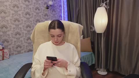 Snapshot of dinacandy chatting on 12/20/24, 11:32 dinacandy online show from 12/20/24, 11:32