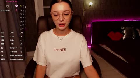 Snapshot of dinacandy chatting on 09/11/25, 05:29 dinacandy online show from 09/11/25, 05:29