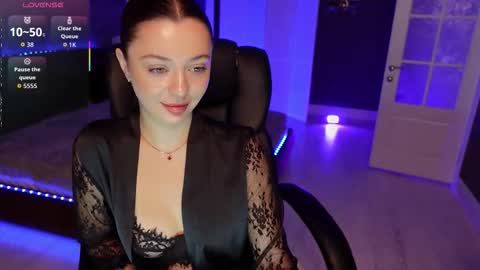 Snapshot of dinacandy chatting on 11/08/25, 09:09 dinacandy online show from 11/08/25, 09:09