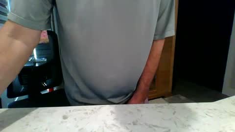 dinger524678 online show from 02/06/25, 08:34