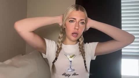 Snapshot of diordelilah chatting on 03/02/26, 06:37 diordelilah online show from 03/02/26, 06:37