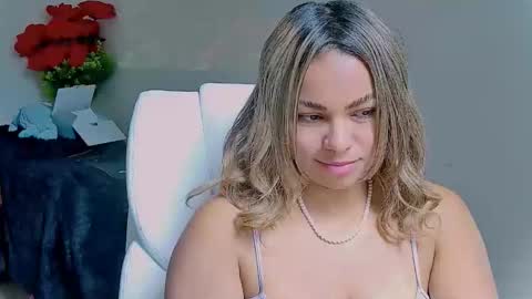 diosadeluniverso_ online show from 11/20/25, 03:01