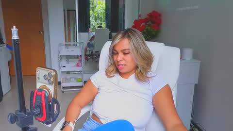 diosadeluniverso_ online show from 04/10/26, 06:23