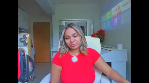 diosadeluniverso_ online show from 04/12/26, 02:55