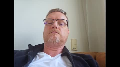 Snapshot of dirkkie1975 chatting on 03/28/26, 02:49 dirkkie1975 online show from 03/28/26, 02:49