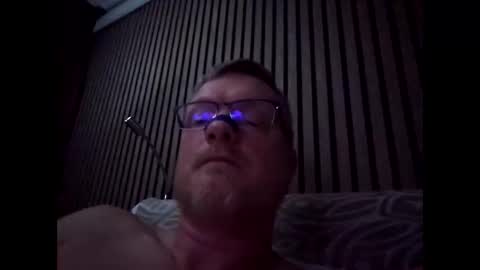 Snapshot of dirkkie1975 chatting on 04/04/26, 10:18 dirkkie1975 online show from 04/04/26, 10:18