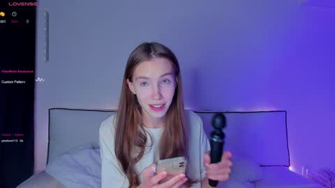 Hailey online show from 12/02/24, 01:47