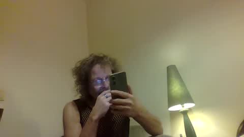 Snapshot of dirty_bertie_berlin chatting on 12/20/25, 08:38 Bertie online show from 12/20/25, 08:38