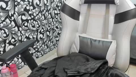 Violet online show from 02/01/25, 12:29