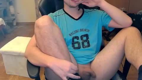 Snapshot of dirty_fun_boy chatting on 12/03/24, 09:33 dirty_fun_boy online show from 12/03/24, 09:33