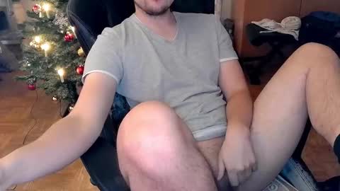 Snapshot of dirty_fun_boy chatting on 12/19/24, 12:45 dirty_fun_boy online show from 12/19/24, 12:45