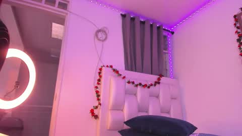 Snapshot of dirty_sex__ chatting on 02/14/26, 11:01 Samantha online show from 02/14/26, 11:01