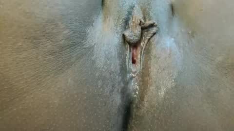 sisi and grovin online show from 11/14/25, 07:40