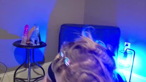 Snapshot of dirtydaisy1998 chatting on 03/04/25, 07:30 Daisy Wylde online show from 03/04/25, 07:30