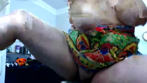 Snapshot of dirtydaisy1998 chatting on 10/05/25, 05:22 Daisy Wylde online show from 10/05/25, 05:22