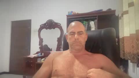 Snapshot of dirtydanlondon chatting on 02/15/25, 03:09 Dirtydanlondon online show from 02/15/25, 03:09