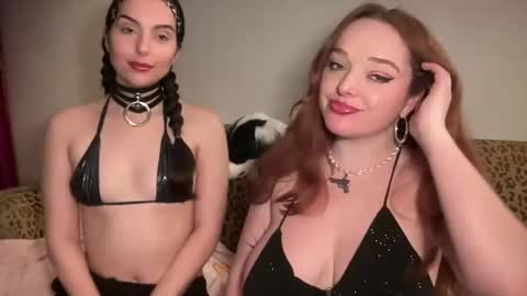 Snapshot of dirtylaneyjane chatting on 02/07/25, 07:07 Laney Jane online show from 02/07/25, 07:07