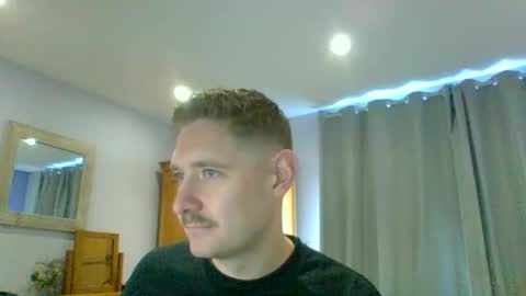 Snapshot of dirtylondon729 chatting on 11/17/25, 10:32 Exhibitionist Ben online show from 11/17/25, 10:32