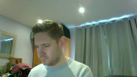 Snapshot of dirtylondon729 chatting on 12/17/25, 12:00 Exhibitionist Ben online show from 12/17/25, 12:00